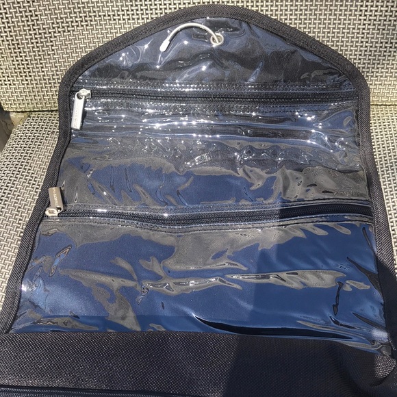 ⚜️Kenneth Cole “on the road again” Travel Tote - Picture 3 of 8